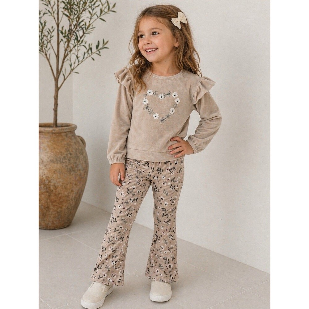 bTween Girls 2-Piece Outfit Set Velour Top & Flare Pants Size 5  • Brand: bTween